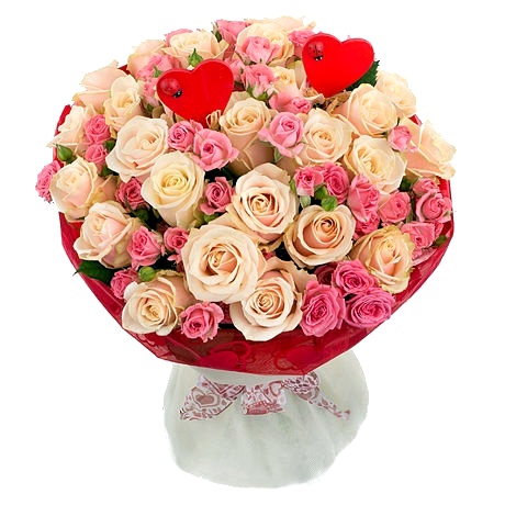 Букет из кремовых и розовых роз с сердцами